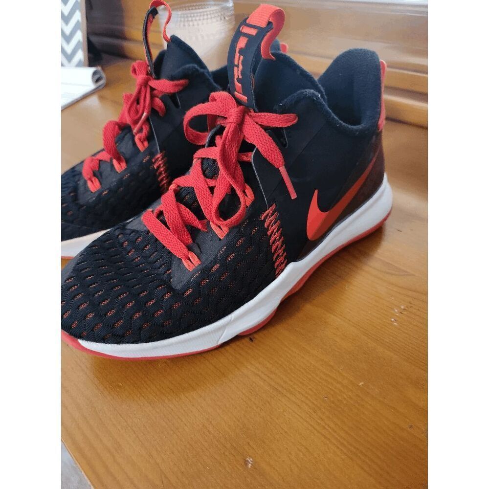 Nike LeBron Witness Shoes - Size 7Y, Black/Red/Bright Crimson, Excellent Conditi